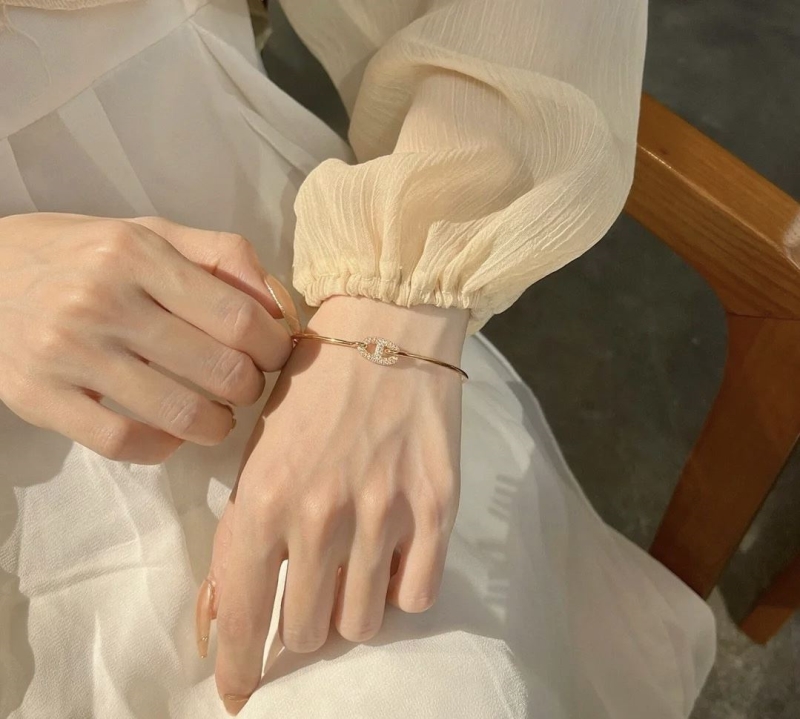 H**me5 bracelets